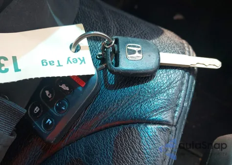 2010 Honda Odyssey Touring z USA, uszkodzony, nr VIN 5FNRL3H96AB053727